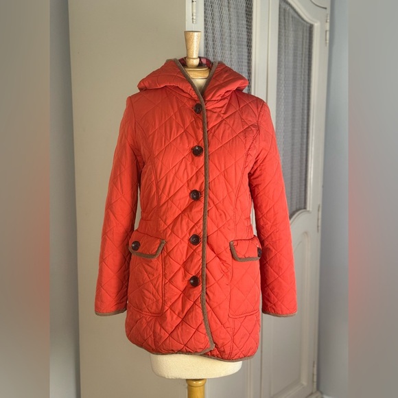 Plastic Island Classic Red Quilted Hooded Barn Jacket with Plaid Lining Size S - Picture 2 of 9